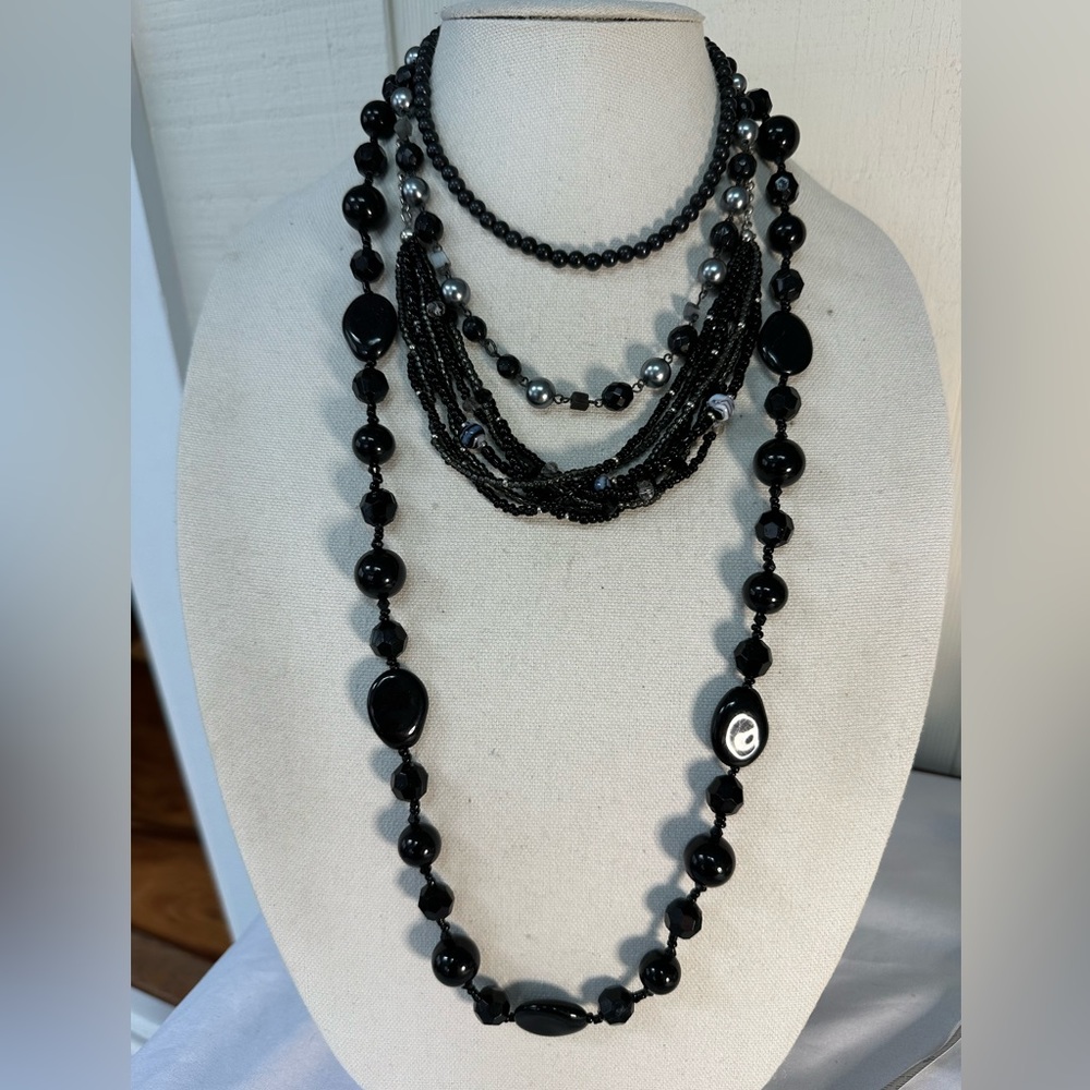 Black vibe necklaces